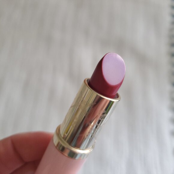 Brand New Lipstick by Estee Lauder, and tote bag Elegant Patterns - Picture 10 of 13